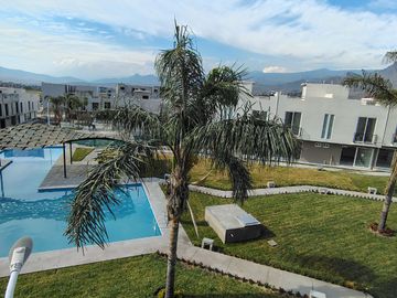 CASA EN VENTA EN RESIDENCIAL CON ALBERCA Y ROOFA GARDEN EN TLAYACAPAN, MORELOS
