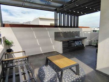 CASA EN VENTA EN RESIDENCIAL CON ALBERCA Y ROOFA GARDEN EN TLAYACAPAN, MORELOS
