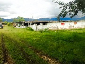 Venta de lote Finca con construcción urbana en Borrero Ayerbe, Km 30, 25.000 m2