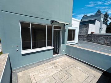 SE VENDE LINDA CASA A ESTRENAR SECTOR CASHAPAMBA – VALLE DE LOS CHILLOS