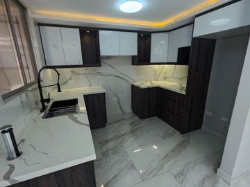 SE VENDE LINDA CASA A ESTRENAR SECTOR CASHAPAMBA – VALLE DE LOS CHILLOS
