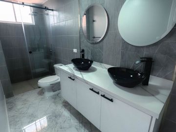 SE VENDE LINDA CASA A ESTRENAR SECTOR CASHAPAMBA – VALLE DE LOS CHILLOS
