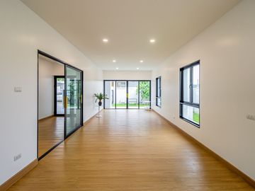 Newly built 4 bedroom house, Suthep Subdistrict, Mueang Chiang Mai District, Chiang Mai Province, near Nimmanhaemin, Chiang Mai University, Ton Payom