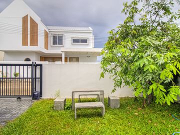 Newly built 4 bedroom house, Suthep Subdistrict, Mueang Chiang Mai District, Chiang Mai Province, near Nimmanhaemin, Chiang Mai University, Ton Payom