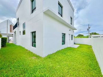 Newly built 4 bedroom house, Suthep Subdistrict, Mueang Chiang Mai District, Chiang Mai Province, near Nimmanhaemin, Chiang Mai University, Ton Payom
