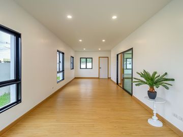 Newly built 4 bedroom house, Suthep Subdistrict, Mueang Chiang Mai District, Chiang Mai Province, near Nimmanhaemin, Chiang Mai University, Ton Payom