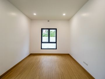 Newly built 4 bedroom house, Suthep Subdistrict, Mueang Chiang Mai District, Chiang Mai Province, near Nimmanhaemin, Chiang Mai University, Ton Payom