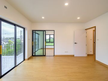 Newly built 4 bedroom house, Suthep Subdistrict, Mueang Chiang Mai District, Chiang Mai Province, near Nimmanhaemin, Chiang Mai University, Ton Payom