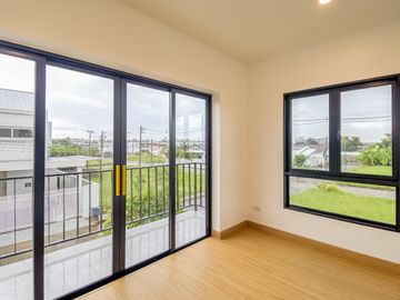 Newly built 4 bedroom house, Suthep Subdistrict, Mueang Chiang Mai District, Chiang Mai Province, near Nimmanhaemin, Chiang Mai University, Ton Payom