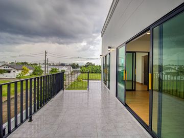 Newly built 4 bedroom house, Suthep Subdistrict, Mueang Chiang Mai District, Chiang Mai Province, near Nimmanhaemin, Chiang Mai University, Ton Payom