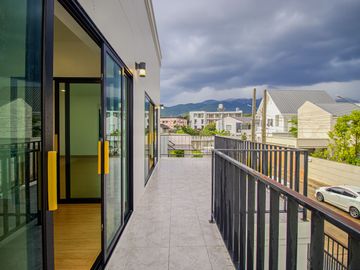 Newly built 4 bedroom house, Suthep Subdistrict, Mueang Chiang Mai District, Chiang Mai Province, near Nimmanhaemin, Chiang Mai University, Ton Payom