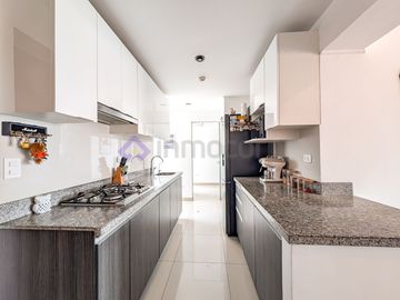 ¡Tu nuevo hogar con vistas al mar te espera en Magdalena! 75m² de comodidad y estilo en el piso 20 - Av. Brasil