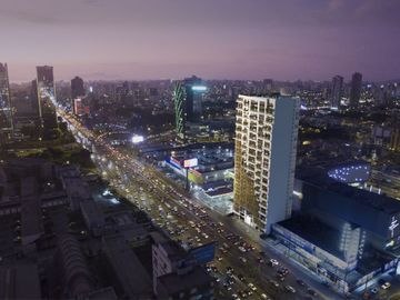 Venta de Moderno Departamento Estreno en Javier Prado Este