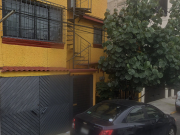 Vendo Buena Casa De Remate En Pedregal de Sta Úrsula, Coyoacán, !!!!!!
