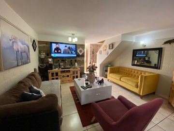 OPORTUNIDAD VENDI CASA 2 PISOS  - PADRE HURTADO