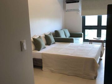 FOR SALE: Viento at Cerca 2 - Studio Bedroom Unit, Furnished, 24 Sqm., 1 Parking Slot, Alabang, Muntinlupa City