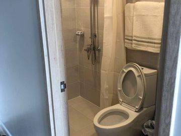 FOR SALE: Viento at Cerca 2 - Studio Bedroom Unit, Furnished, 24 Sqm., 1 Parking Slot, Alabang, Muntinlupa City