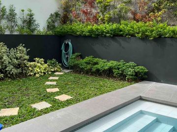 🔖FOR SALE: Brand New Three-Storey Modern House with Swimming Pool