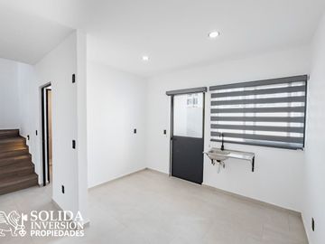 CASA DE 5 RECÁMARAS FRENTE A NUEVO VALLARTA FLAMINGOS - ENTREGA INMEDIATA