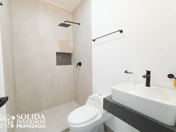 CASA DE 5 RECÁMARAS FRENTE A NUEVO VALLARTA FLAMINGOS - ENTREGA INMEDIATA