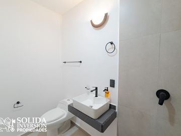 CASA DE 5 RECÁMARAS FRENTE A NUEVO VALLARTA FLAMINGOS - ENTREGA INMEDIATA