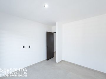 CASA DE 5 RECÁMARAS FRENTE A NUEVO VALLARTA FLAMINGOS - ENTREGA INMEDIATA