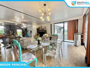 VENDO CASA MODERNA en Urbanización Privada La Toscana, en Santo Domingo