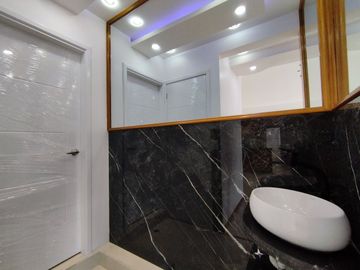 VENTA  CASA COMERCIAL EN SANGOLQUI