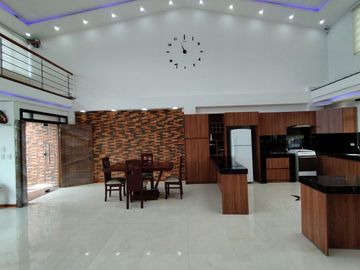 VENTA  CASA COMERCIAL EN SANGOLQUI