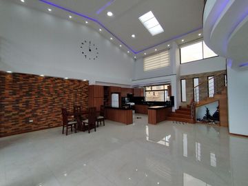 VENTA  CASA COMERCIAL EN SANGOLQUI