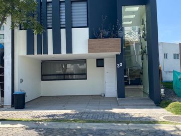 CASA EN VENTA EN PARQUE CAMPECHE, LOMAS DE ANGELÓPOLIS, PUEBLA