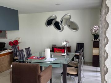 CASA EN VENTA EN PARQUE CAMPECHE, LOMAS DE ANGELÓPOLIS, PUEBLA