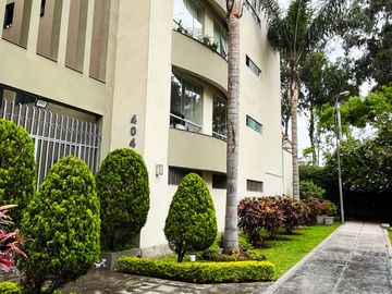 Venta De Departamento Amoblado En Primer Piso Elevado San Borja