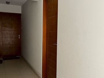 Venta De Departamento Amoblado En Primer Piso Elevado San Borja