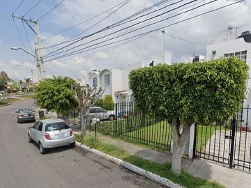 CASA EN VENTA EN VENCEREMOS, QRO. NO SE ACEPTAN CREDITOS