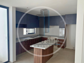CASA EN VENTA EN PRIVADA BUGAMBILIAS SAN JUAN DEL RÍO