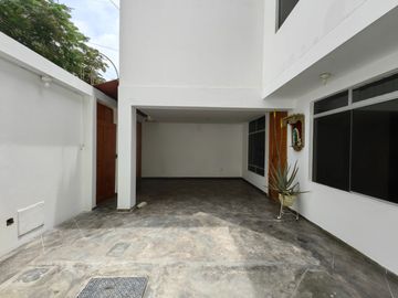 Alquilo Casa En Urb Santa Rosa Del Palmar, Ideal Para Oficinas, Empresas