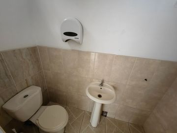 Alquilo Casa En Urb Santa Rosa Del Palmar, Ideal Para Oficinas, Empresas