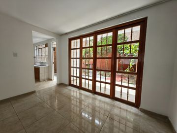 Alquilo Casa En Urb Santa Rosa Del Palmar, Ideal Para Oficinas, Empresas