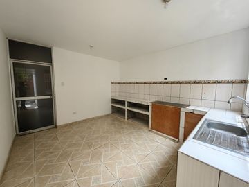 Alquilo Casa En Urb Santa Rosa Del Palmar, Ideal Para Oficinas, Empresas