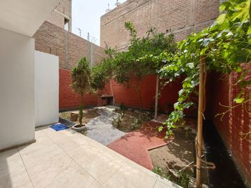 Alquilo Casa En Urb Santa Rosa Del Palmar, Ideal Para Oficinas, Empresas