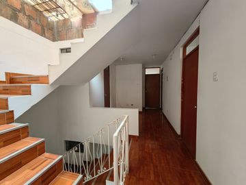 Alquilo Casa En Urb Santa Rosa Del Palmar, Ideal Para Oficinas, Empresas