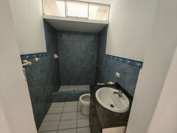 Alquilo Casa En Urb Santa Rosa Del Palmar, Ideal Para Oficinas, Empresas
