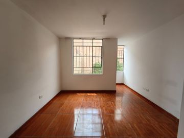 Alquilo Casa En Urb Santa Rosa Del Palmar, Ideal Para Oficinas, Empresas