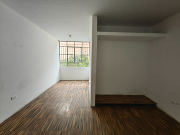 Alquilo Casa En Urb Santa Rosa Del Palmar, Ideal Para Oficinas, Empresas