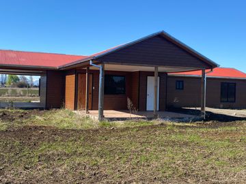 Hermosa casa en parcela a 7Km de Parral