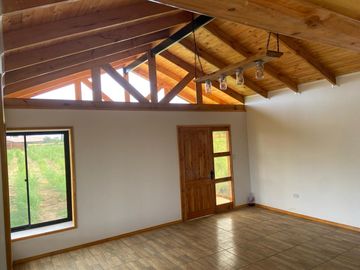 Hermosa casa en parcela a 7Km de Parral