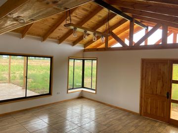 Hermosa casa en parcela a 7Km de Parral
