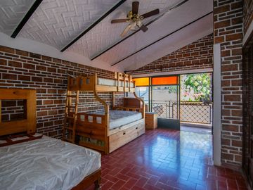 Excelente casa, perfecta para descanso o inversion.