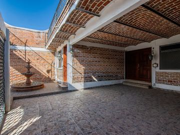 Excelente casa, perfecta para descanso o inversion.